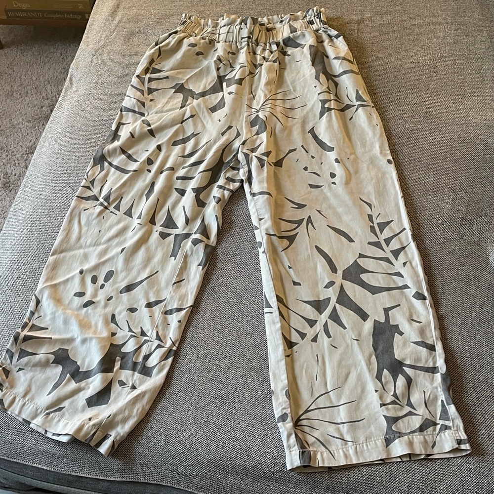 Floral Patterned Straight Leg Flowy Pants